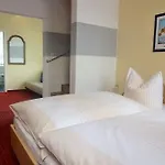 Vendégház Waldhaus-hutzelhoeh 3*