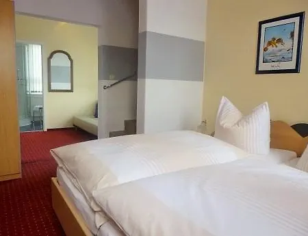 Casa de hóspedes Waldhaus-hutzelhoeh 3*