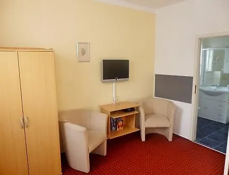 Waldhaus-hutzelhoeh Casa de hóspedes 3*