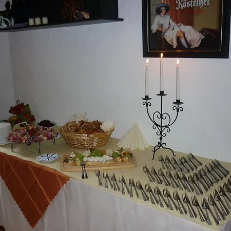 Pensión Waldhaus-hutzelhoeh 3*