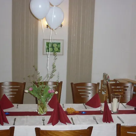 Waldhaus-hutzelhoeh Konukevi