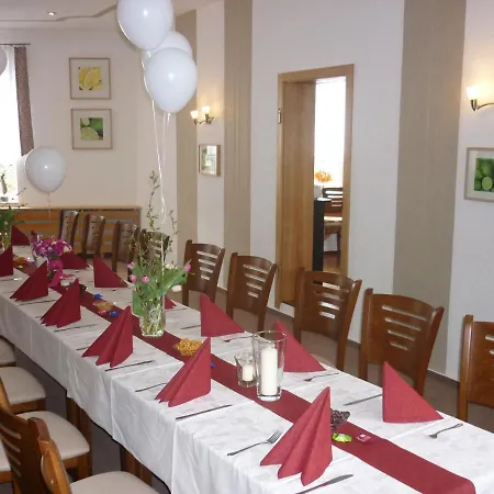 Waldhaus-hutzelhoeh Konukevi