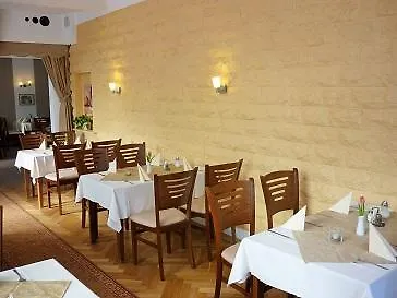 Waldhaus-hutzelhoeh בית הארחה 3*