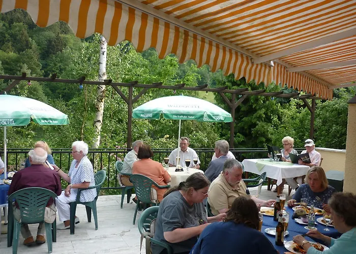 בית הארחה Waldhaus-hutzelhoeh