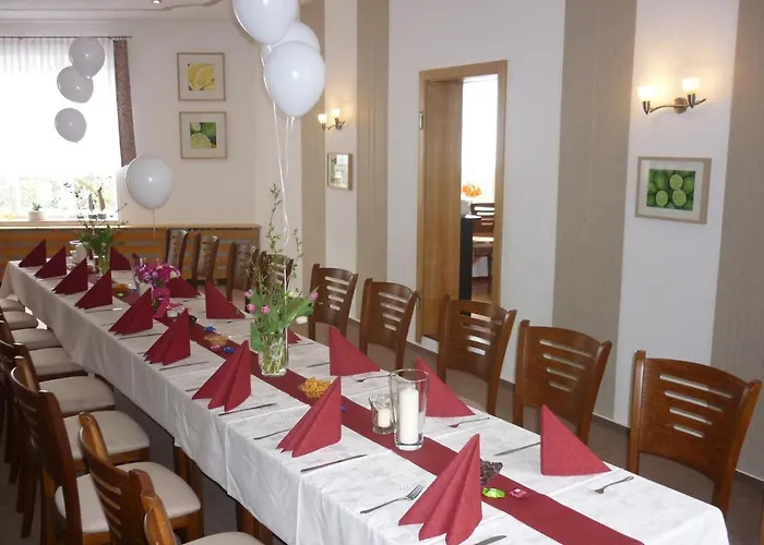 Waldhaus-hutzelhoeh בית הארחה